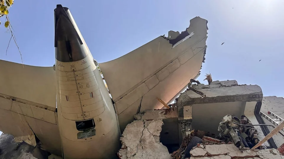 Tudo o que se sabe sobre o acidente de avião na Índia