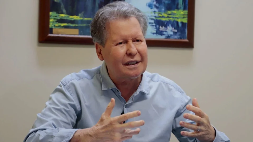 Arthur Virgílio Neto confirma intenção de disputar eleições de 2026