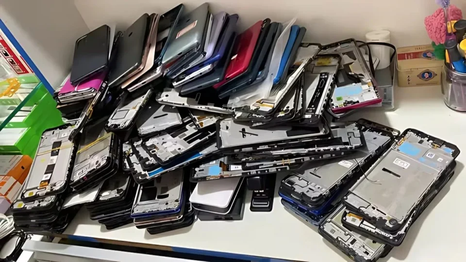 Assistência técnica é alvo da Polícia Civil por suspeita de vender celulares furtados em Boa Vista