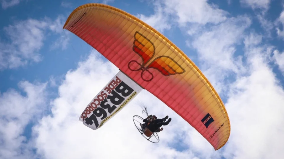 Parlamentares percorrem BR-364 e denunciam abandono da estrada