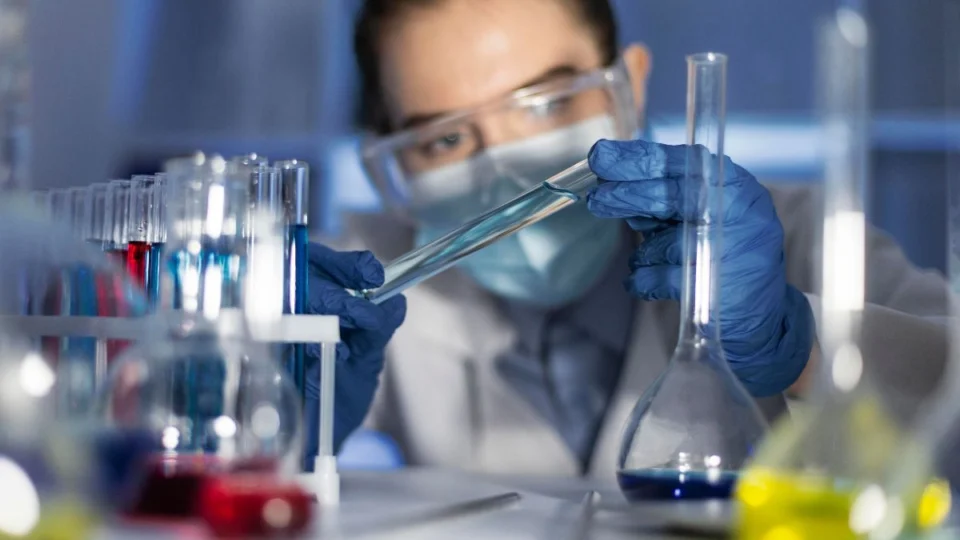 Dia do Químico: veja frases para enviar e homenagear hoje