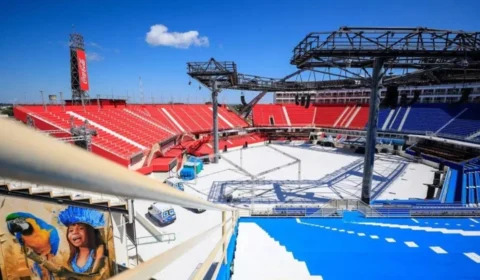Mas já? Torcedores encaram fila 10 dias antes do Festival de Parintins para garantir lugar na arquibancada