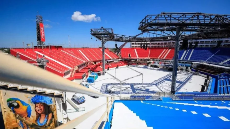 Mas já? Torcedores encaram fila 10 dias antes do Festival de Parintins para garantir lugar na arquibancada