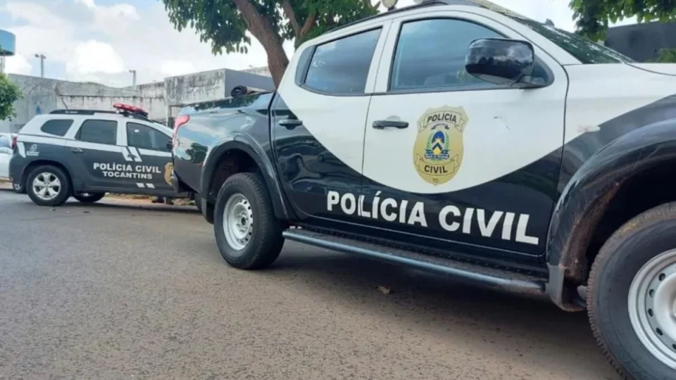 Filho agride mãe idosa após tentar furtar televisão em Araguaína; homem a ameaçou na frente dos policiais