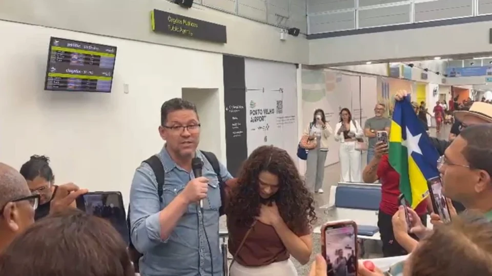 VÍDEO: governador retorna a Rondônia e relata tensão após ataques em Israel: ‘vimos pessoas morrendo’