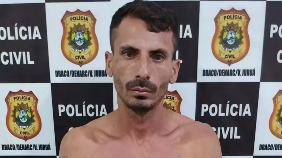 Homem foragido após fugir de escolta para viatura é visto em área de mata no Acre