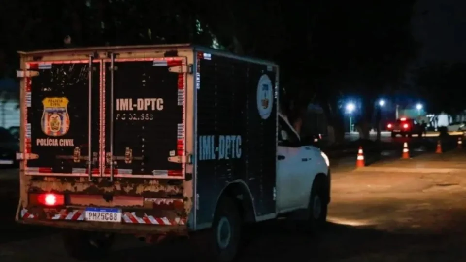 Idoso é encontrado morto com corte profundo no pescoço após suposto assalto em Manaus