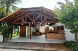 Pais de Larissa Manoela reduzem preço drasticamente para conseguir vender mansão