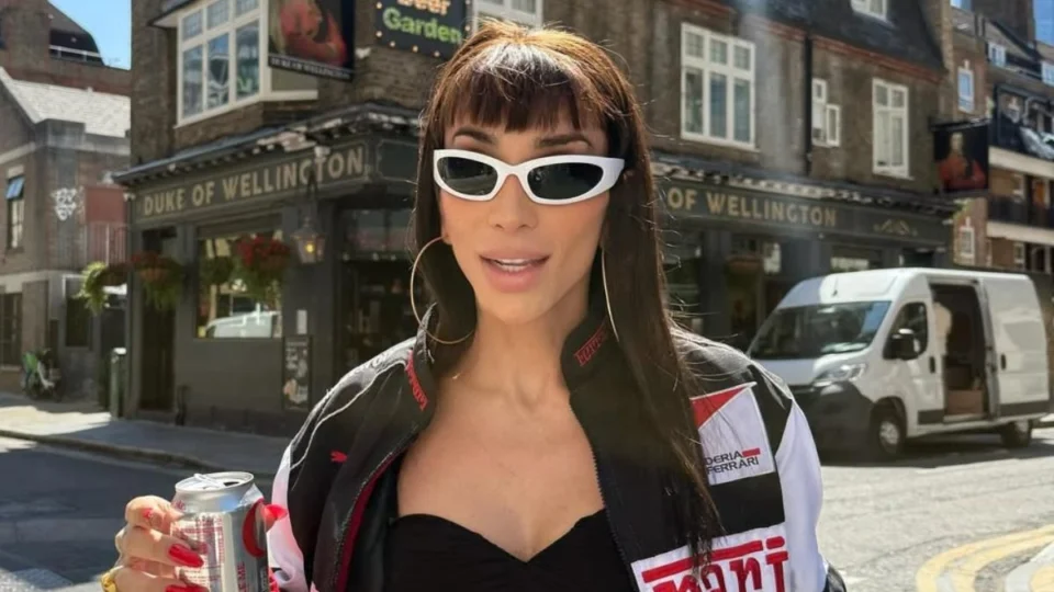 Aprovado? Maya Massafera muda cor do olho e ‘antes e depois’ chama atenção