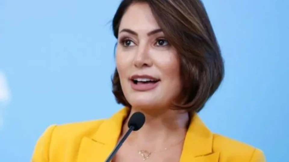 Michelle Bolsonaro entra com ação na Justiça após ser alvo de acusação polêmica: ‘ex-garota de programa’