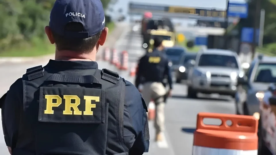 Adolescente sem habilitação é detido após tentativa de fuga na BR-174 em Boa Vista