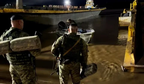 ‘Piratas do Madeira’: PF prende 14 suspeitos de roubo de grãos em balsas no rio