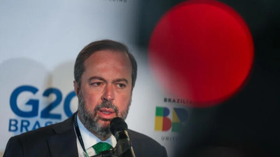 Brasil e Rússia negociam reatores nucleares flutuantes para a região amazônica