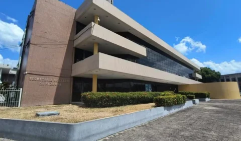 Servidora pública é condenada por causar prejuízo de R$ 2,4 milhões ao dar baixa em IPVAs sem pagamento em Roraima