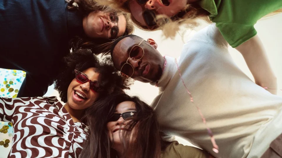 Dia dos Namorados sem namorado: dicas para os solteiros curtirem a data