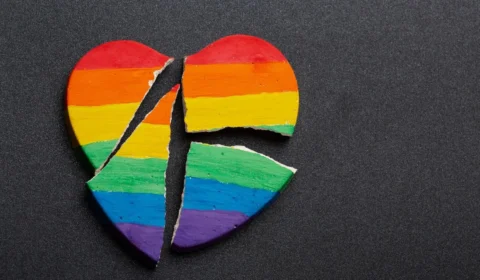 Violência contra pessoas LGBT+ ainda tem números alarmantes no Brasil