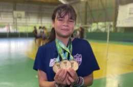 Amazonense de 11 anos se destaca no badminton e conquista três ouros na Copa Norte