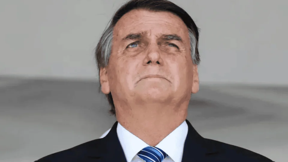 Crises de saúde forçam Bolsonaro a cancelar agendas e entrar em repouso