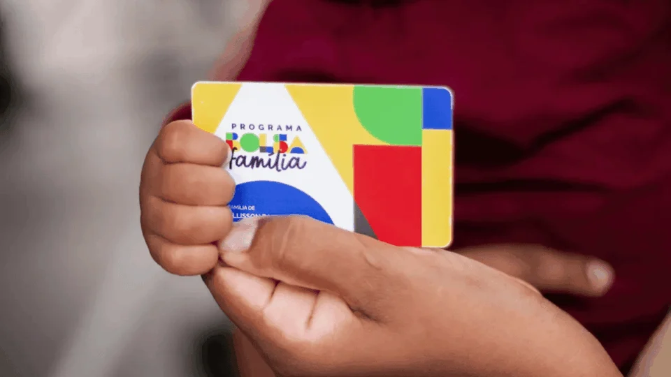 Com cortes e cruzamento de dados, Lula reduz Bolsa Família ao menor nível desde Bolsonaro
