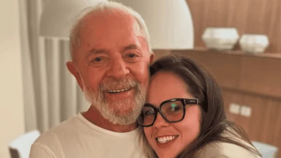 Neta de Lula acusa EUA de ‘guerra contra o povo brasileiro’ e exalta Pix