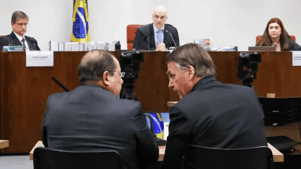 STF cobra última resposta de Bolsonaro e réus por tentativa de golpe