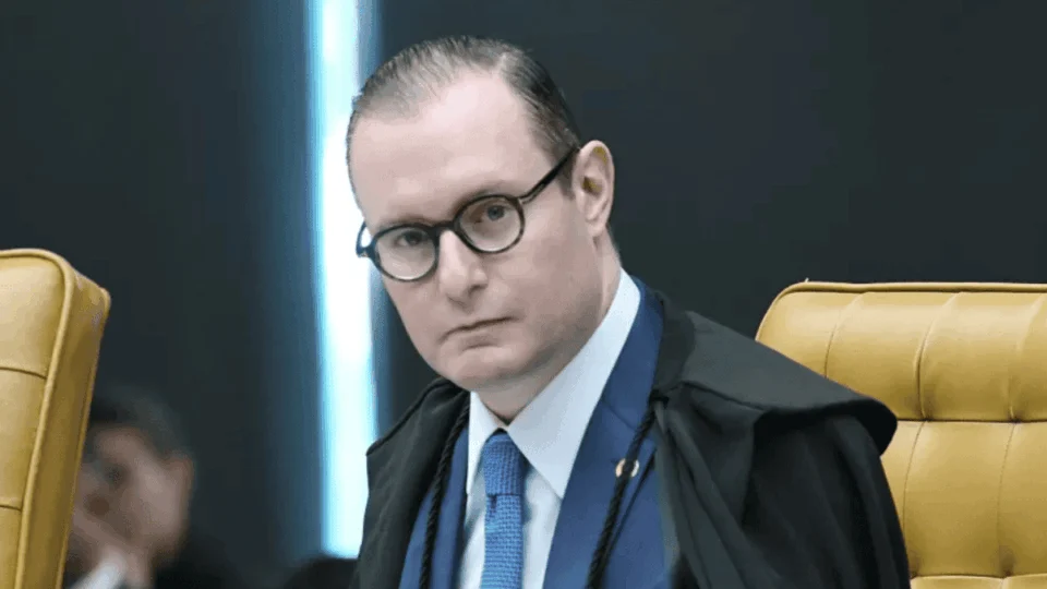 Ministro do STF nega revogação da prisão do prefeito Eduardo Siqueira Campos