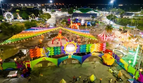 Artistas locais denunciam desorganização e cancelamentos durante segunda noite do São João no Parque Anauá