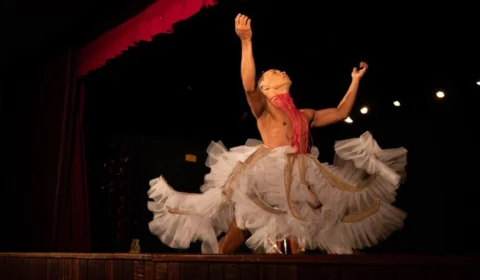 Espetáculo ‘Onà’ leva estudantes da periferia ao teatro para vivência antirracista em Manaus