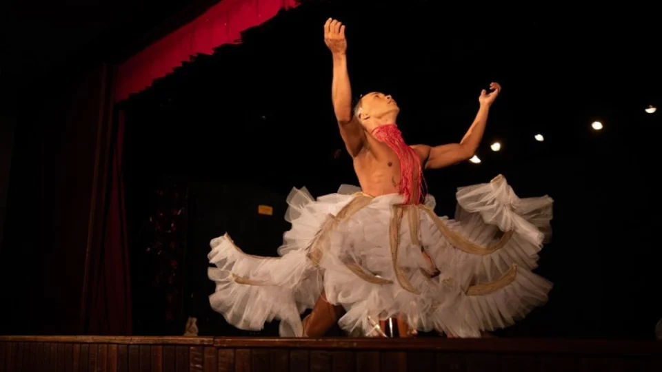 Espetáculo ‘Onà’ leva estudantes da periferia ao teatro para vivência antirracista em Manaus