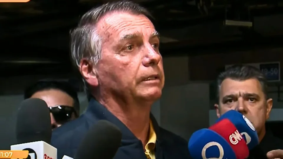Pen drive de Bolsonaro: perícia da PF aponta conteúdo irrelevante