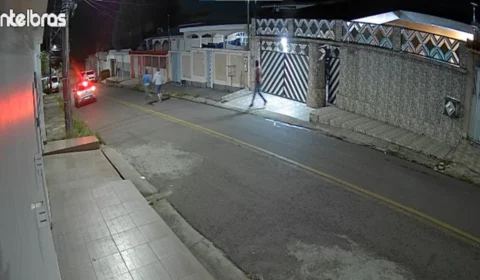 VÍDEO: homem é morto a tiros após ter casa invadida por grupo armado em Manaus