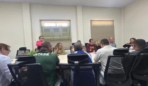 AC:Sindicatos cobram reajustes e presença do governador