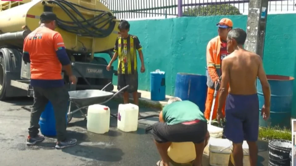 Água retorna em alguns bairros de Manaus após manutenção; outras regiões seguem sem abastecimento