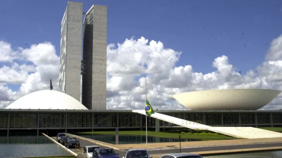 Pesquisa aponta que 51% dos brasileiros desaprovam a atuação do Congresso Nacional