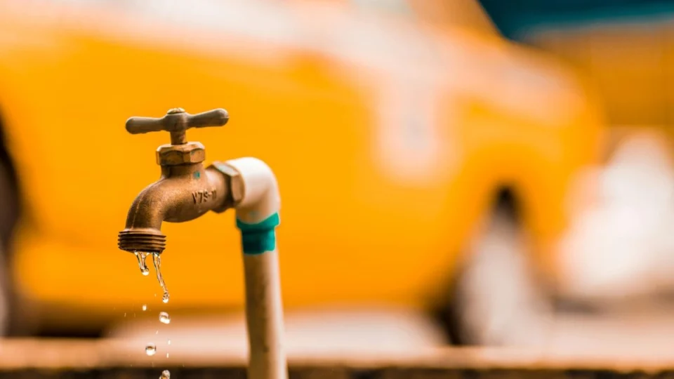 Abastecimento de água em Manaus retorna aos poucos após manutenção; veja previsão de normalização