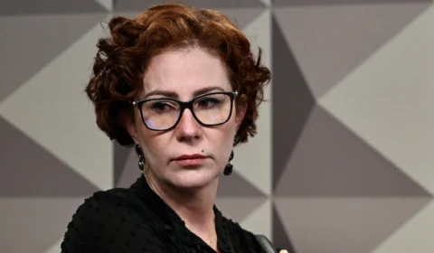 Carla Zambelli é presa em apartamento em Roma onde se escondia da Justiça