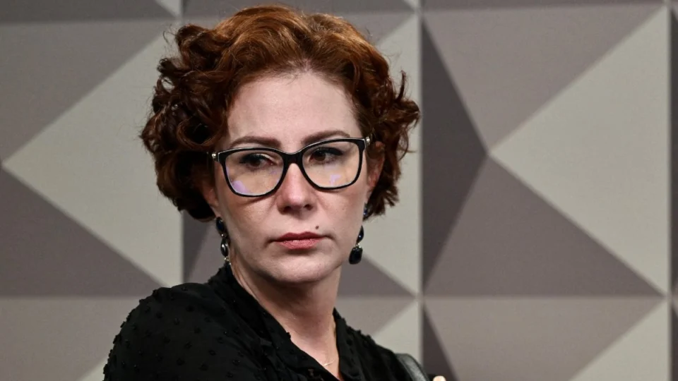 Carla Zambelli é presa em apartamento em Roma onde se escondia da Justiça