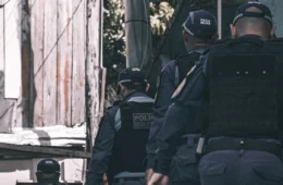 Foragido aciona a polícia após sofrer ameaça e termina preso em Manaus