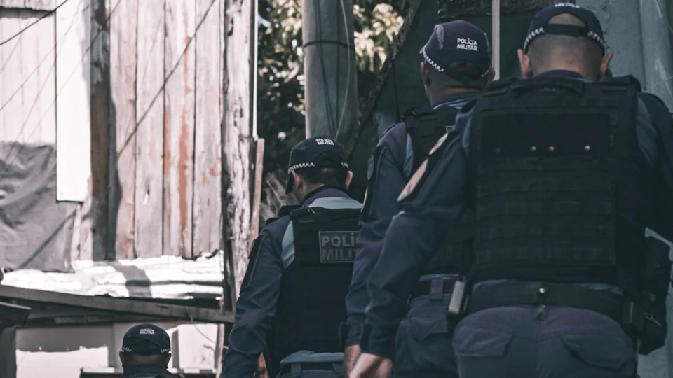 Foragido aciona a polícia após sofrer ameaça e termina preso em Manaus