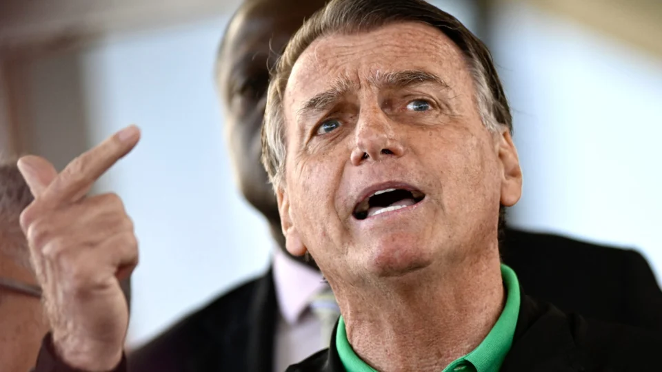 Jair Bolsonaro é alvo de operação da PF e poderá usar tornozeleira eletrônica