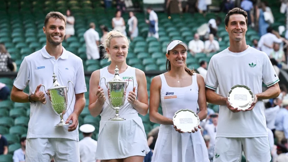 Luisa Stefani faz história em Wimbledon, mas fica com o vice nas duplas mistas
