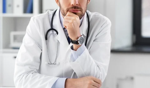 Médico é condenado a 19 anos por abusar sexualmente de pacientes em Manaus