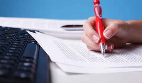 Monte Negro (RO) abre processo seletivo com salários de até R$ 3,4 mil; veja edital e como se inscrever