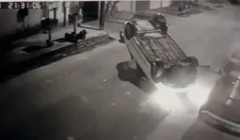 VÍDEO: motorista foge após capotar carro e deixar duas mulheres feridas em Porto Velho