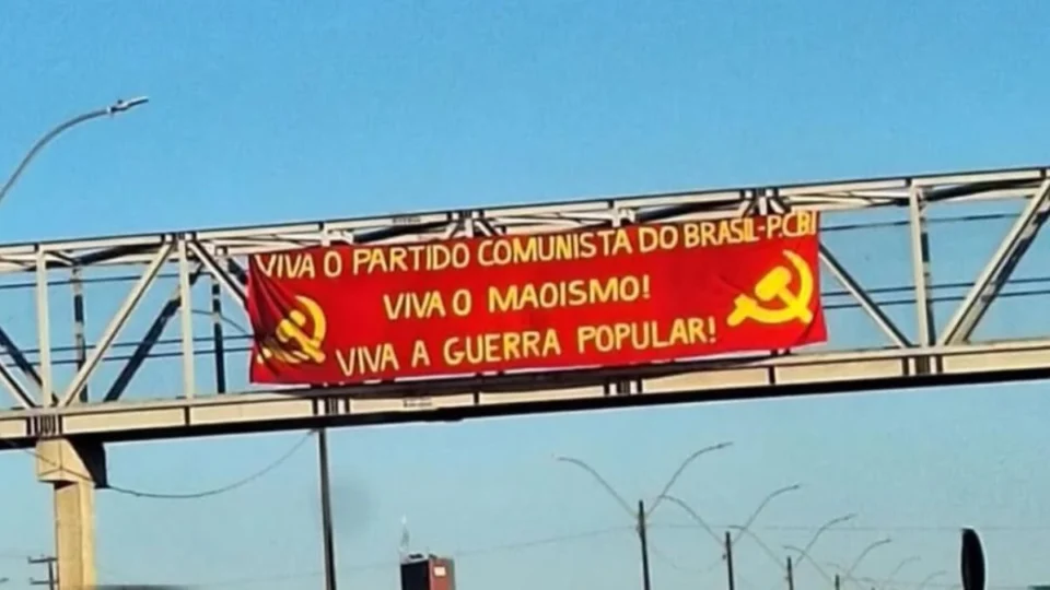 ‘Viva o partido comunista’: placa em Porto Velho (RO) chama atenção nas redes sociais