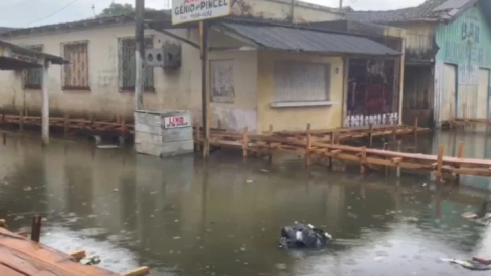 Nível do Rio Solimões começa a baixar em Manacapuru