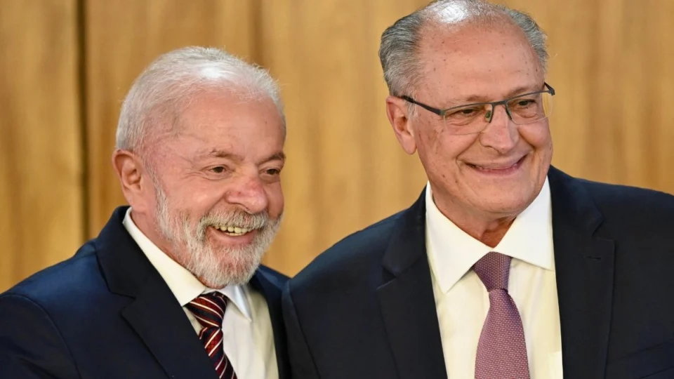 Brasil prepara plano emergencial para enfrentar tarifas de Trump; entenda o que pode mudar