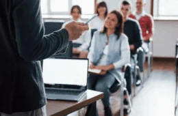 UFT abre concurso para professores com salários de até R$ 14 mil; saiba como se inscrever