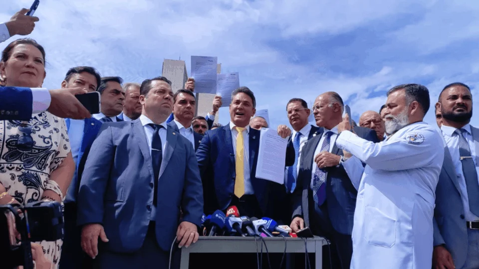 Oposição propõe ‘pacote da paz’ com críticas a Moraes e defesa da anistia