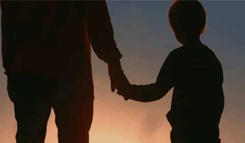 Dia dos pais marca a batalha de 50 mil brasileiros para ter o nome paterno na certidão